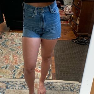 High waisted Levi shorts